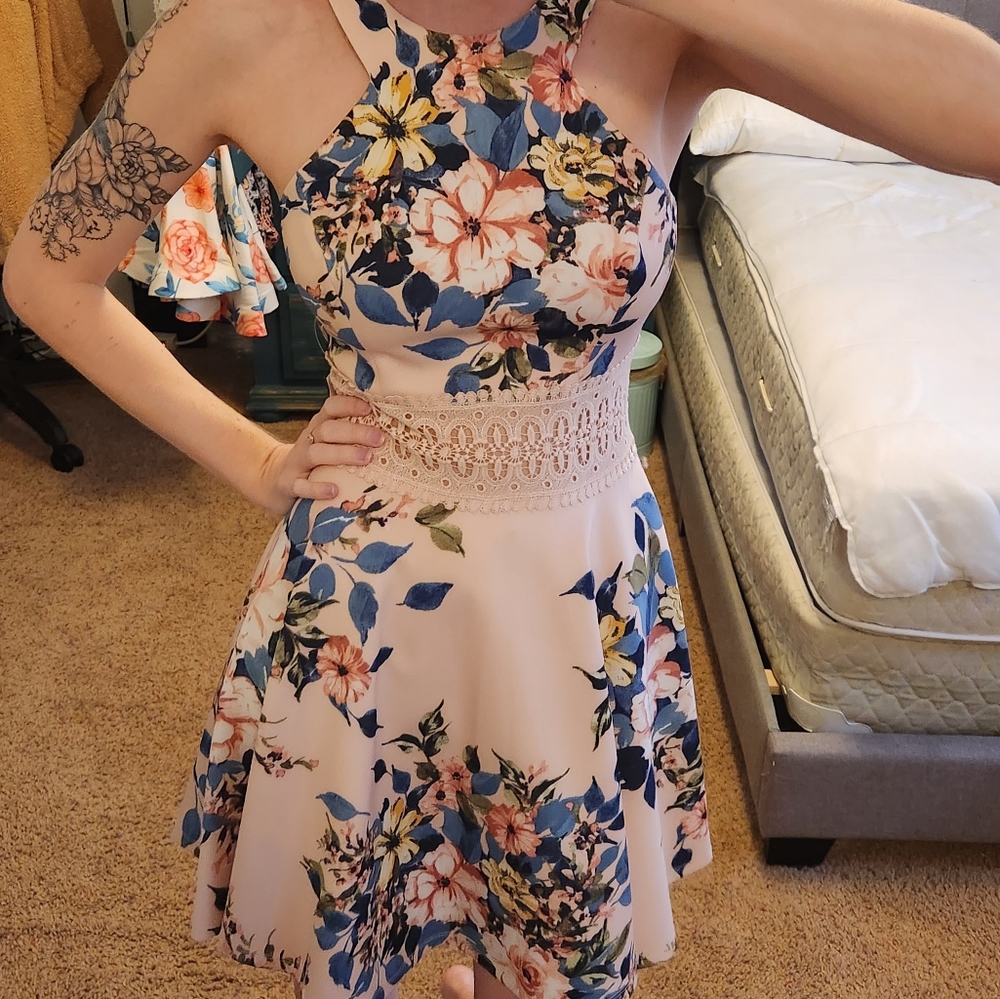 Pink Floral Dress 👗🌷